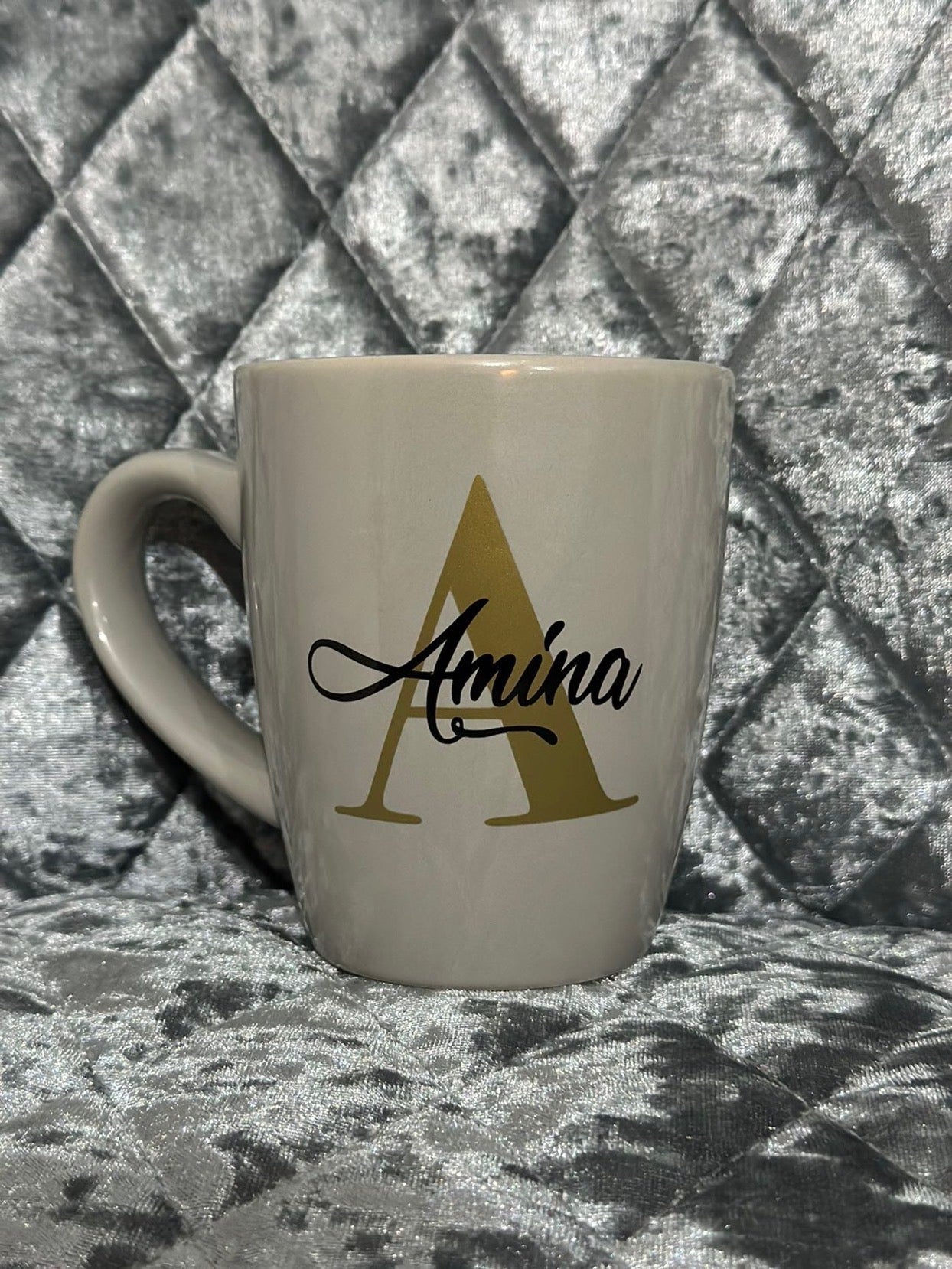 Personalised mug- Gold letter with name in a black colour.
